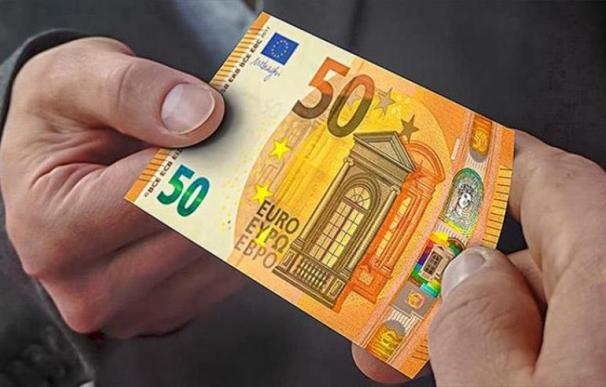 Fotografía entrega billete 50 euros / BCE