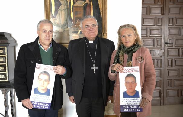 Reunión del obispo con los padres de Paco Molina