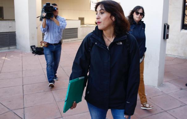 Juana Rivas llegando al juzgado para recoger su sentencia condenatoria
