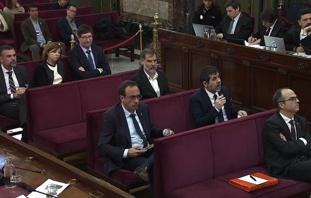 Acusados durante la declaración del agente que debía llevar a Josep Maria Jové, mano derecha de Oriol Junqueras, a la Conselleria de Economía.