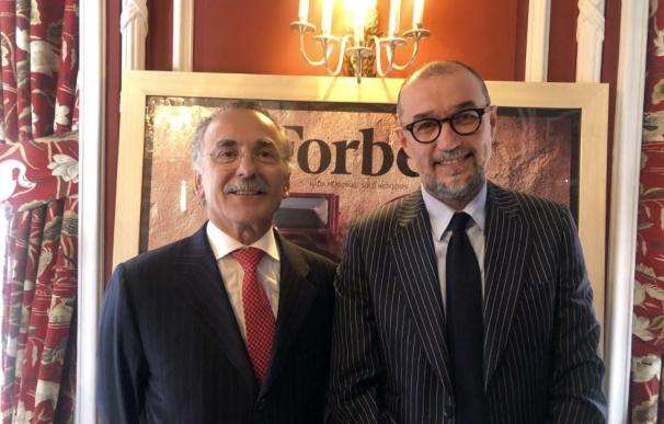 Presidente Ejecutivo de Grupo Oesía, Luis Furnells, con el Presidente de Forbes, Andrés Rodríguez
