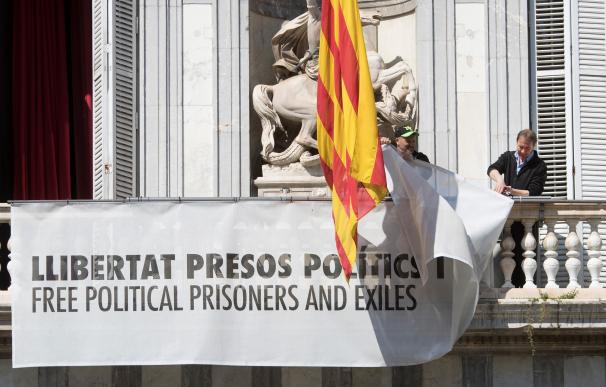 La Generalitat retira la pancarta