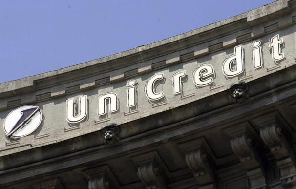 Unicredit vende 17.700 millones en créditos morosos a Pimco y Fortress