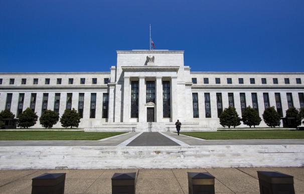 La Fed sorprende a los mercados y mantiene su agresivo plan de estímulo