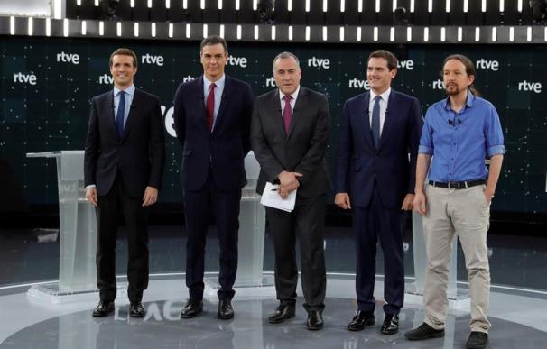 Fotografía de los candidatos en el debate de RTVE.