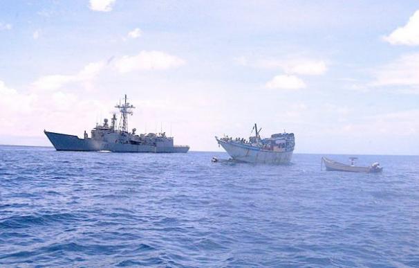 Los piratas somalíes utilizaban una embarcación yemení como buque nodriza. / Eunavfor