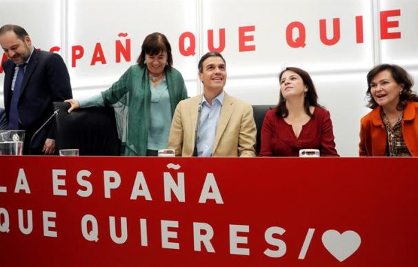 Los dirigentes del PSOE, en la Ejecutiva que celebraron el día 29 de abril
