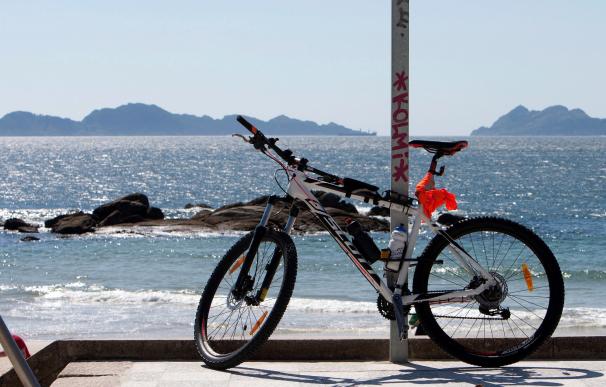 Vista de la playa de Samil en Vigo, en imagen de archivo. EFE/Salvador Sas