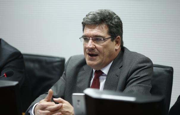 El presidente de la AIReF, José Luis Escrivá, presenta un estudio