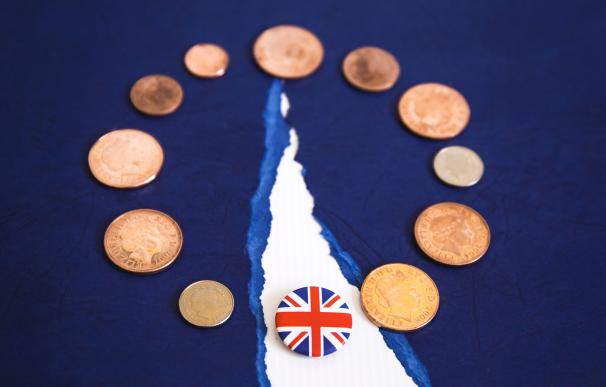 La libra responde con una subida del 2% al primer 'match ball' del Brexit duro