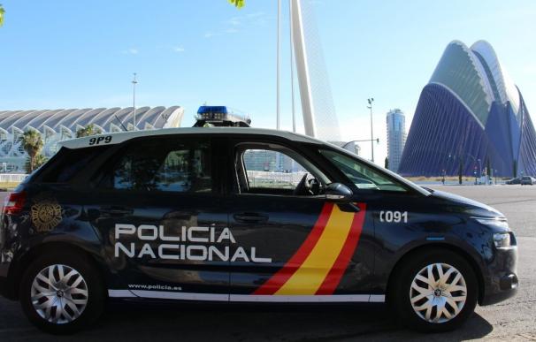 Coche de policía en València