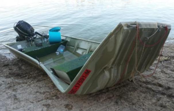 Una de las embarcaciones accidentadas en el pantano de Mequinenza. /DIPUTACIÓN DE ZARAGOZA