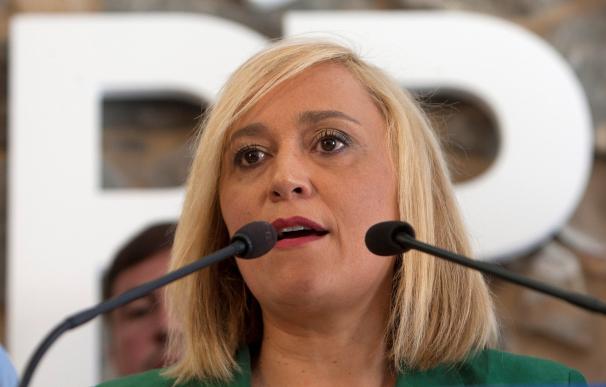 La candidata del PP a la alcaldía de Vigo, Elena Muñoz, ha anunciado hoy su renuncia a su acta de concejal y su dimisión como presidenta del partido. /EFE