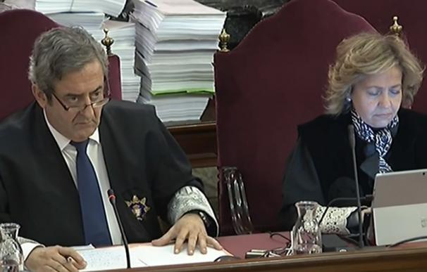 Los fiscales Javier Zaragoza y Consuelo Madrigal durante el juicio por el procés en el Tribunal Supremo
