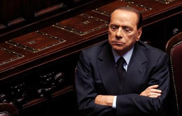 Silvio Berlusconi evita un revés en el Parlamento italiano