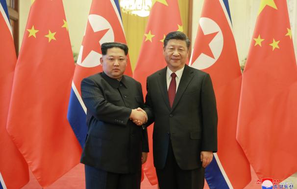 El líder norcoreano, Kim Jong-un y el presidente chino, Xi Jinping