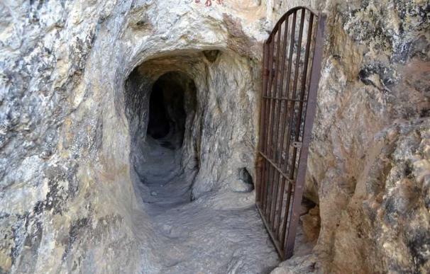 Cueva de Mira