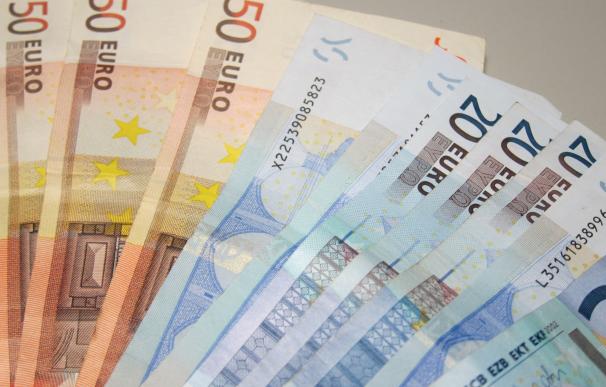 Billetes de euro, dinero, PIB