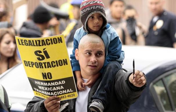 EEUU relaja las normas de deportación de inmigrantes jóvenes