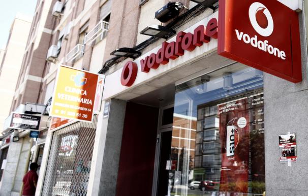 Imagen de una tienda de la compañía telefónica Vodafone en Madrid.
