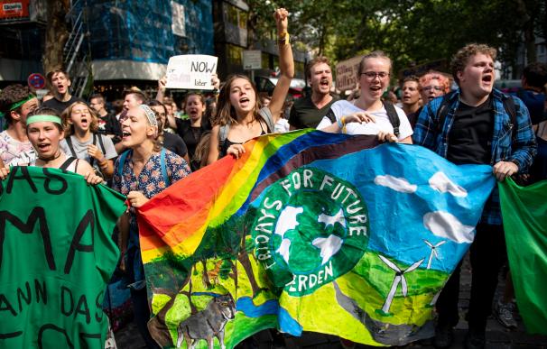 Jovenes alemanes protestan en la ciudad de Dortmund el pasado viernes 2 de agosto.
