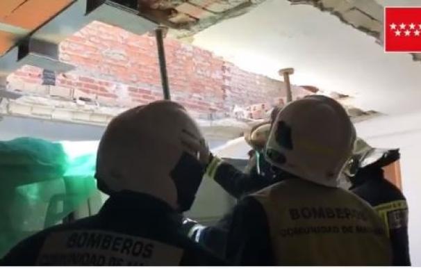 IMAGEN RECURSO DE BOMBEROS DE LA COMUNIDAD DE MADRID EN UNA VIVIENDA DERRUMBADA EN SAN FERNANDO DE HENARES