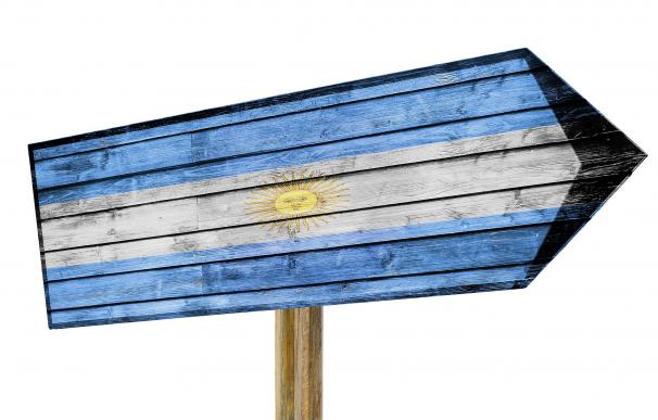 Santander, BBVA, Telefónica, Naturgy y Mapfre miran con recelo a Argentina