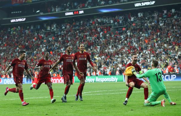 Adrián se erige como nuevo héroe del Liverpool tras la Supercopa de Europa. / EFE/EPA/SEDAT SUNA