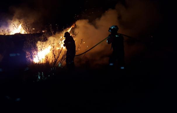 Efectivos de la UME participan en las labores de extinción del incendio de Gran Canaria