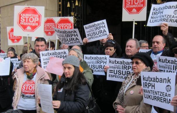 Stop Desahucios e IRPH Stop Gipuzkoa instan a partidos y coaliciones a suscribir un decálogo contra los desahucios