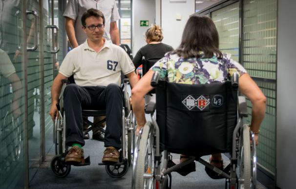 Dos trabajadores de Bankinter con discapacidad.