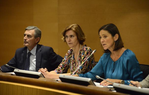 Pedro Saura, Isabel Oliver y Reyes Maroto, representantes de Fomento y Turismo.