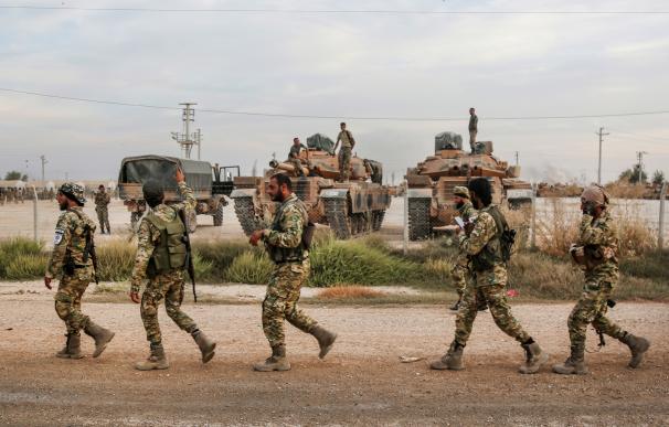 Soldados turcos en la localidad turca de Akcakale, en la frontera con Siria. / EP
