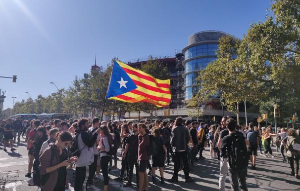 Los manifestantes ocupan las calles de Barcelona. / EUROPA PRESS