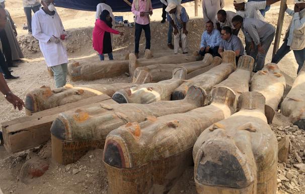 Fotografía de los sarcófagos encontrados en Luxor (Egipto).