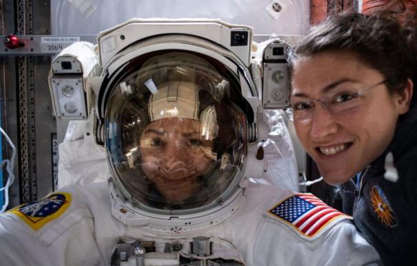 Astronautas espacio mujeres NASA primer paseo espacial mujeres