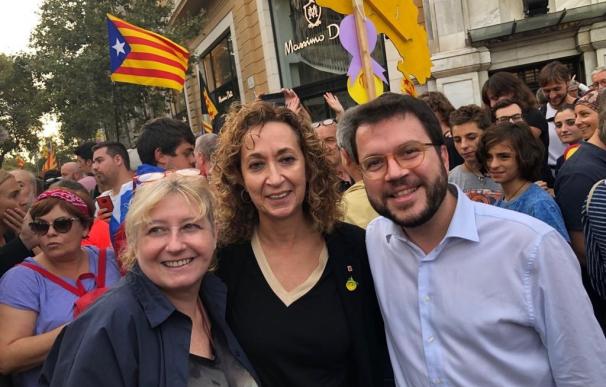 El vicepresidente del Govern, Pere Aragonès, y la consellera de Justicia, Ester Capella, en la manifestación de la huelga general del 18 de octubre de 2019