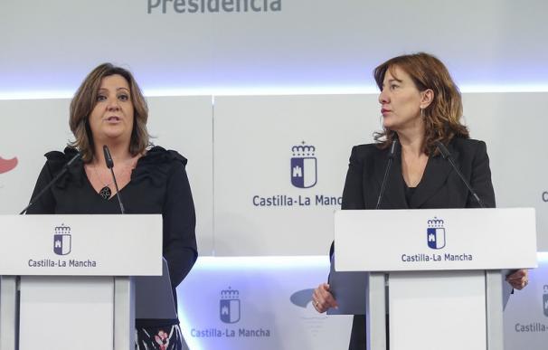 La consejera de Economía, Patricia Franco, y la portavoz regional, Blanca Fernández, en rueda de prensa.