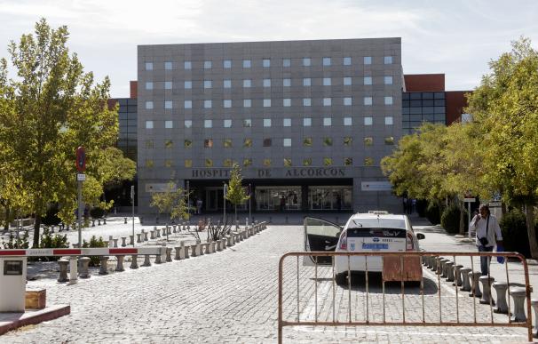 Entrada principal del Hospital de Alcorcón (Madrid).