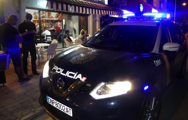 La Policía Nacional y Local de Manacor realizan un control de tráfico de drogas en la zona de ocio de Calas de Mallorca