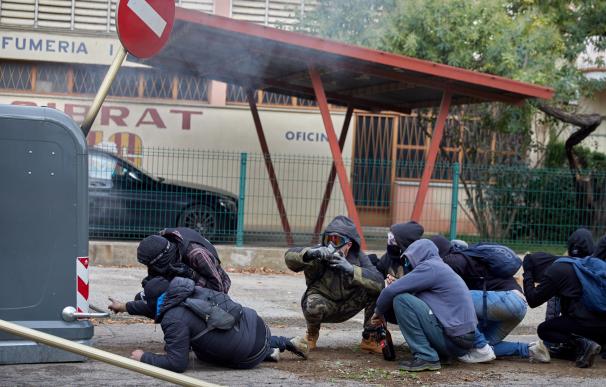 Barricadas en la AP-7 a su paso Girona