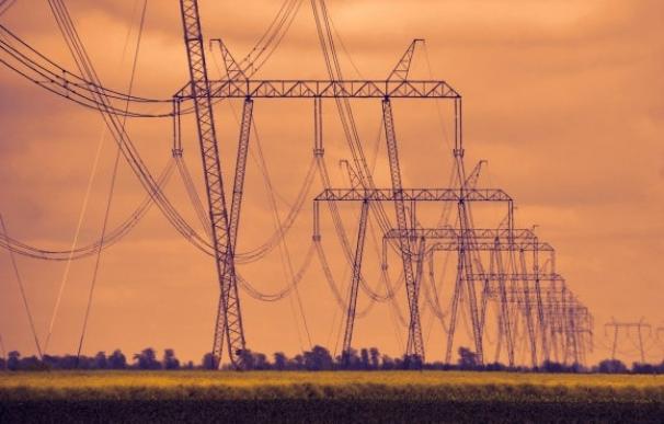 La CNMC ha propuesto rebajar la retribución de la retribución de las eléctricas.