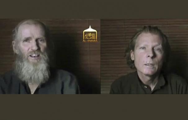 Kevin King (izquierda) y su colega australiano Timothy Weekes en un vídeo de los talibanes en 2017. /L.I.