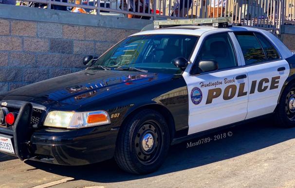 Fotografía de un coche de policía de California.