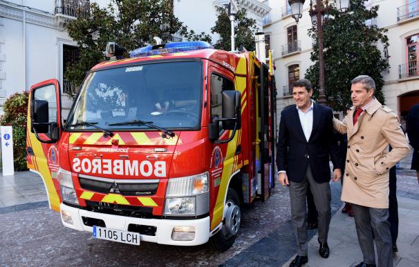 Imagen de la presentación de los camiones de bomberos