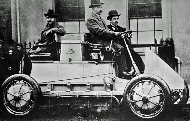 Un híbrido de 1902 de Lohner-Porsche