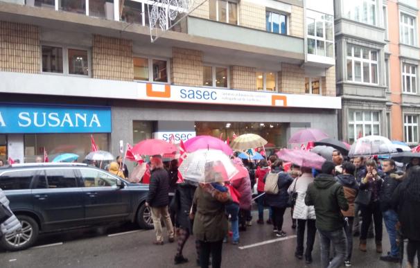 Trabajadores del sector de supermercados frente al Sasec