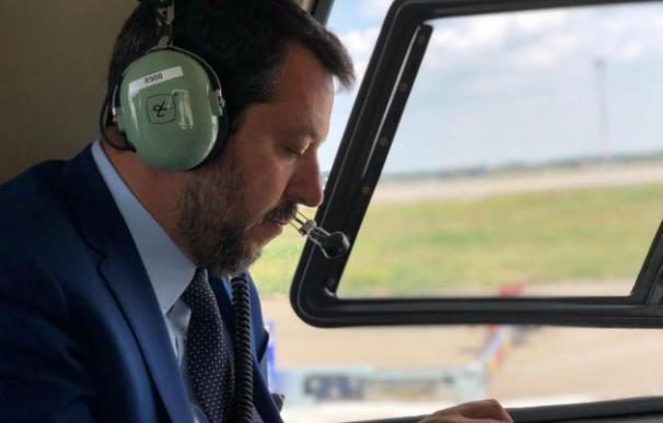 Matteo Salvini a bordo de un helicóptero en imagen de archivo. /L.I.
