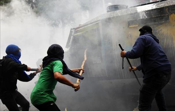 Unas 250 personas detenidas en Chile en una multitudinaria protesta estudiantil