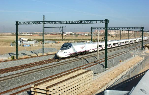Los trenes del corredor del AVE Madrid-Sevilla encabezan las pérdidas de viajeros de la red en 2012, con un 5% menos